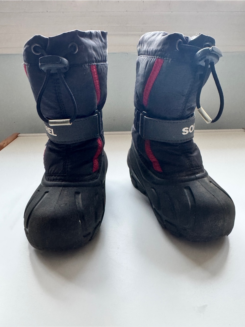 Sorel Flurry Insulated Lined Snow Winter Boots Kids Size 8 Black Red